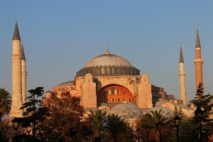 The dreamily dusky pink Hagia Sophia, dating from 537: a Greek Orthodox Christian church, later converted into a Catholic cathedral and then an Ottoman mosque. Now a museum. 